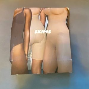 New in box skims shapewear